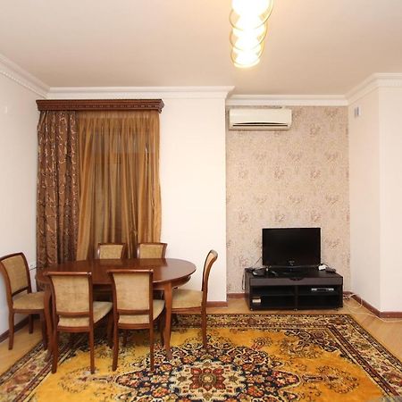 Cozy Apartment La Jolla Yerevan Exterior photo